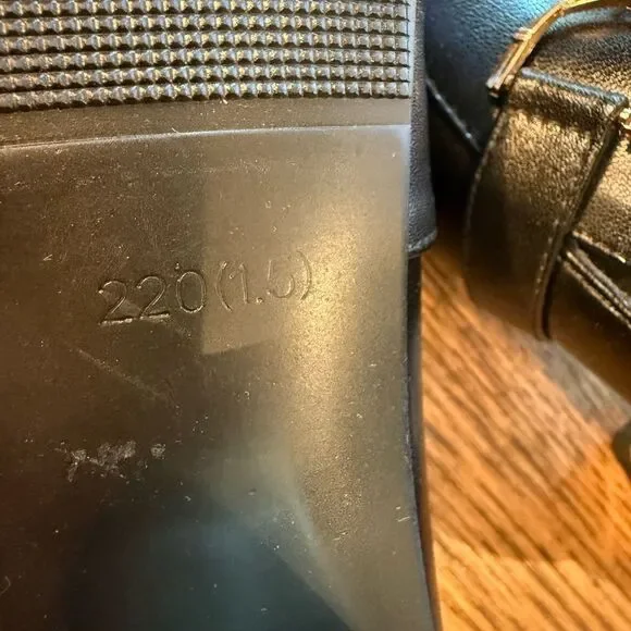 Black Leather square Toe Loafer Heels Gold Hardware Size 5 NWOT - Picture 8 of 11